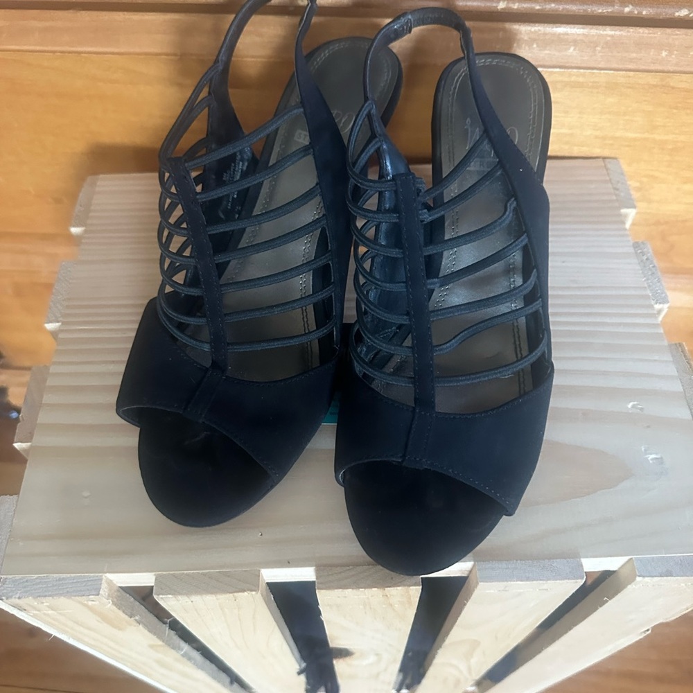 Elegant Black Strappy Women's Sandals